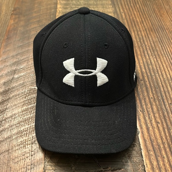 EUC Under Armour Heat Gear Stretch Fit Youth Baseball Cap - Picture 1 of 7